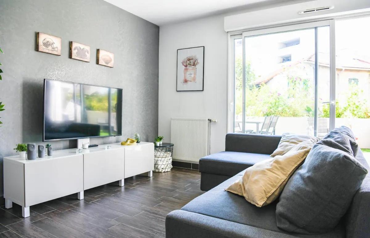 Superbe Appartement Avec Terrasse, Piscine & Parking Prive A Marseille Marselha Exterior foto