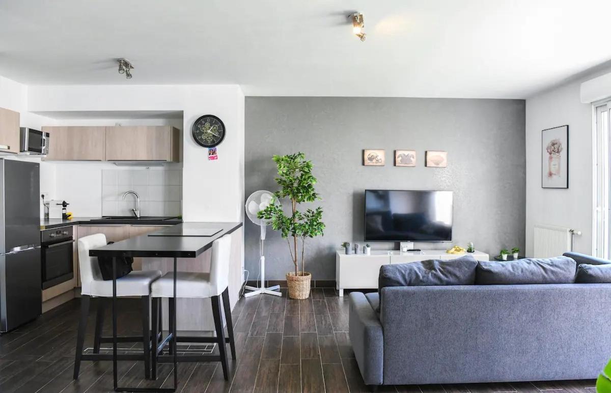 Superbe Appartement Avec Terrasse, Piscine & Parking Prive A Marseille Marselha Exterior foto